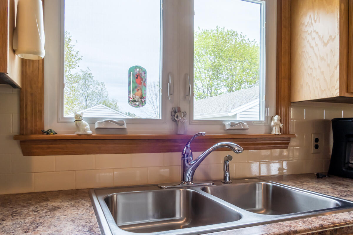 800 North Road Yarmouth, ME 04096 - Photo 7 of 60 25-Kitchen (6 of 7)