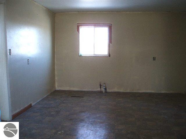 6374 North 11 Mile Road Bentley, MI 48613 - Photo 3 of 13 1750368-2.JPG
