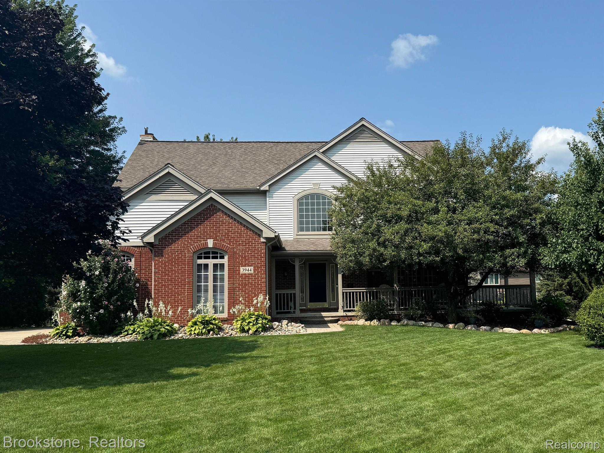 3944 Fieldview Road Lake Orion, MI 48360 - Photo 3 of 58 Gallery Image 3