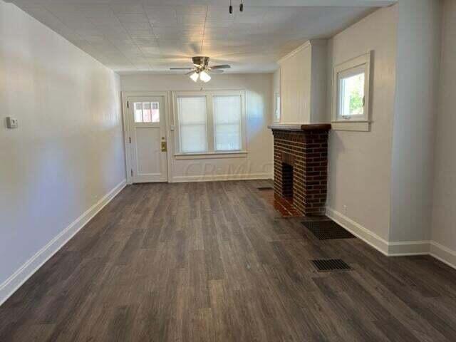 752 South Yearling Road Columbus, OH 43213 - Photo 8 of 19 LIVING ROOM