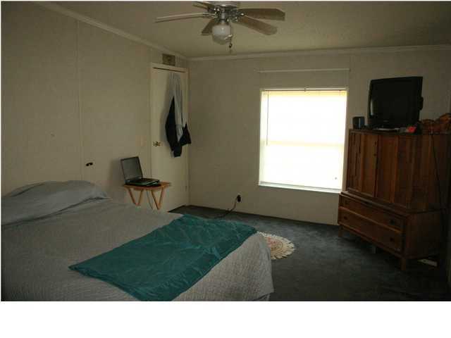 694 Watson Road Freeport, FL 32439 - Photo 11 of 15 Gallery Image 11