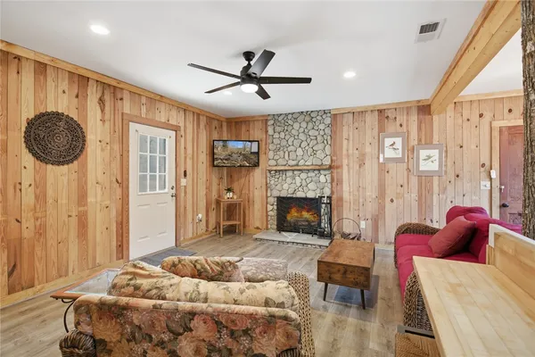 $319,999 | 401 Rocky Bottom Road, Sunset, SC 29685