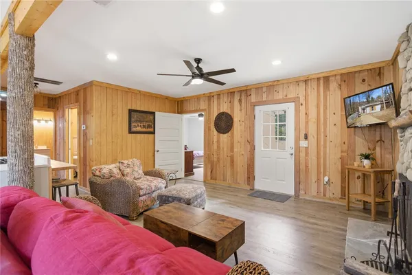 $319,999 | 401 Rocky Bottom Road, Sunset, SC 29685