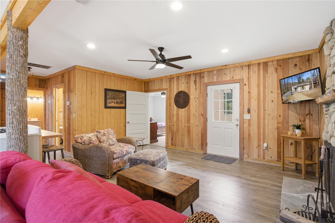 401 Rocky Bottom Road Sunset, SC 29685 - Photo 5 of 36