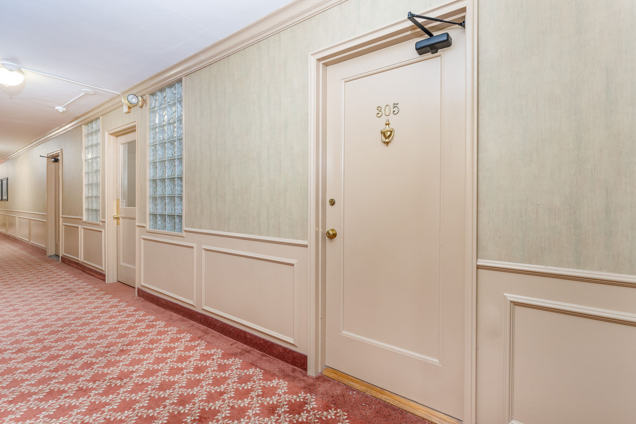 869 Farmington Avenue, Unit 305 West Hartford, CT 06119 - Photo 3 of 30 a view of a bathroom