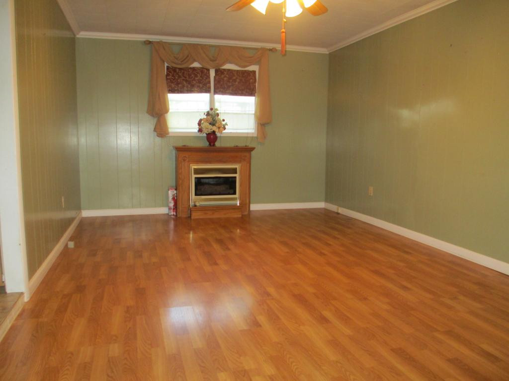 105 Glendale Road Limestone, TN 37681 - Photo 10 of 23 Master bedroom