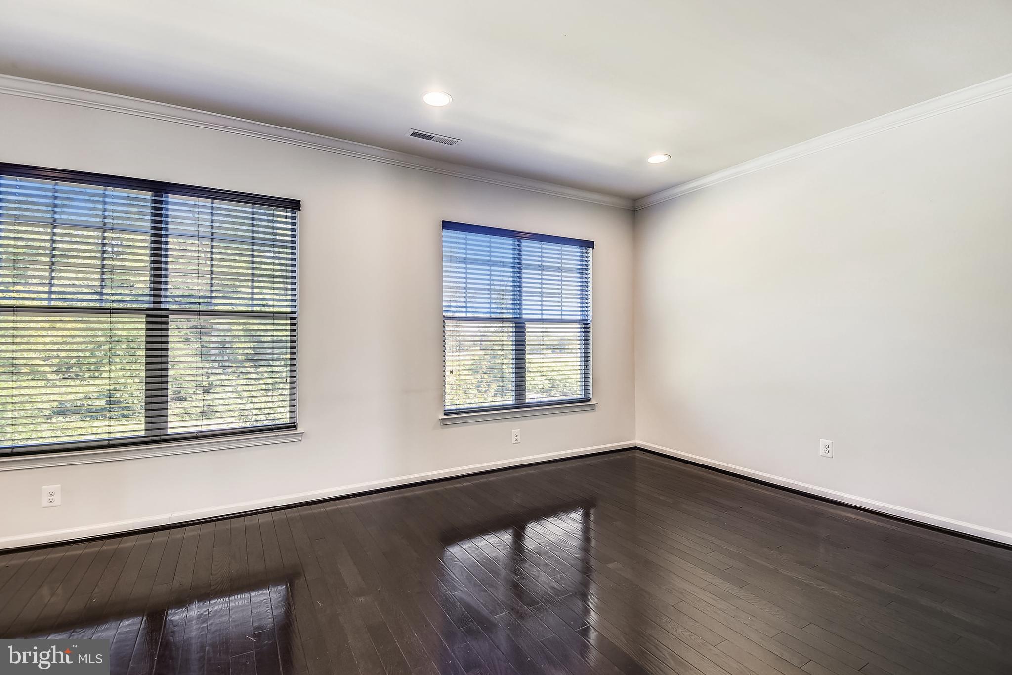 44021 Eastgate View Drive Chantilly, VA 20152 - Photo 13 of 54 Living Room