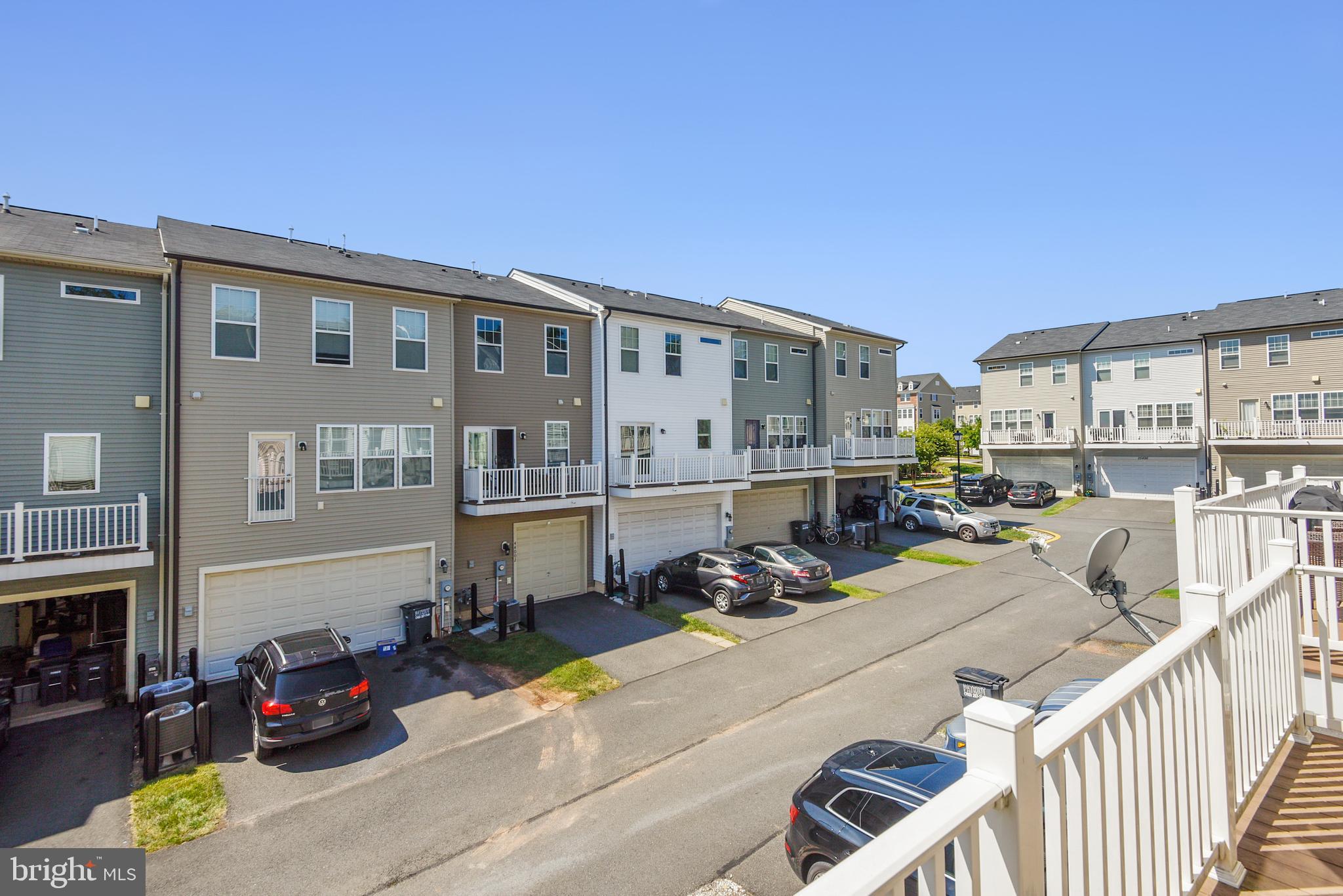 44021 Eastgate View Drive Chantilly, VA 20152 - Photo 32 of 54 Deck off Kitchen