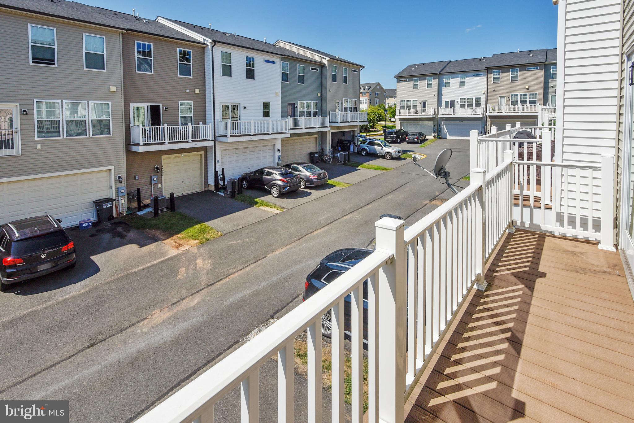44021 Eastgate View Drive Chantilly, VA 20152 - Photo 33 of 54 Deck off Kitchen