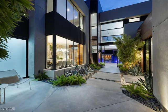$9,500,000 | 21 Drifting Shadow Way, Las Vegas, NV 89135