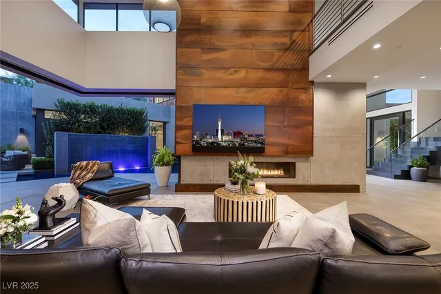 $9,500,000 | 21 Drifting Shadow Way, Las Vegas, NV 89135