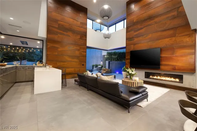 $9,500,000 | 21 Drifting Shadow Way, Las Vegas, NV 89135