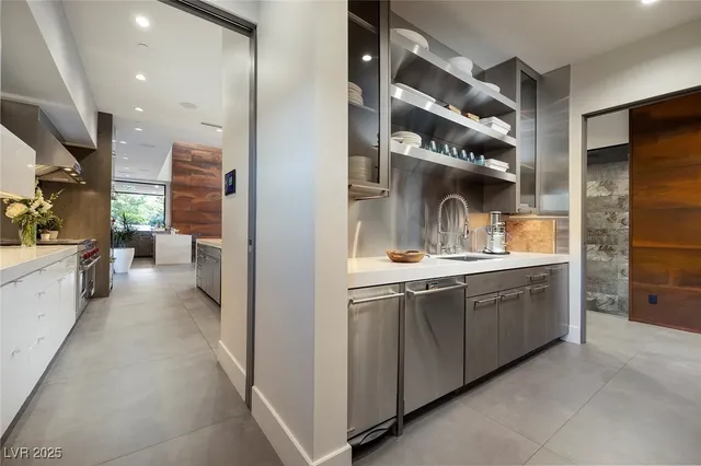 $9,500,000 | 21 Drifting Shadow Way, Las Vegas, NV 89135