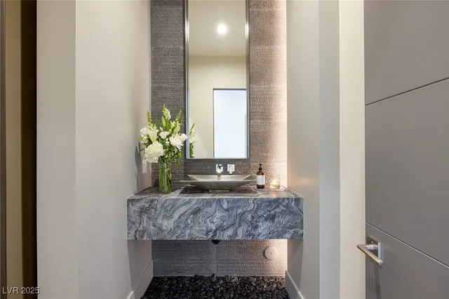 $9,500,000 | 21 Drifting Shadow Way, Las Vegas, NV 89135