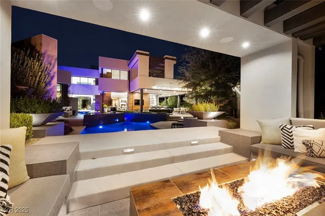$9,500,000 | 21 Drifting Shadow Way, Las Vegas, NV 89135