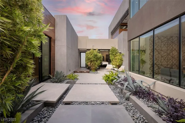 $9,500,000 | 21 Drifting Shadow Way, Las Vegas, NV 89135