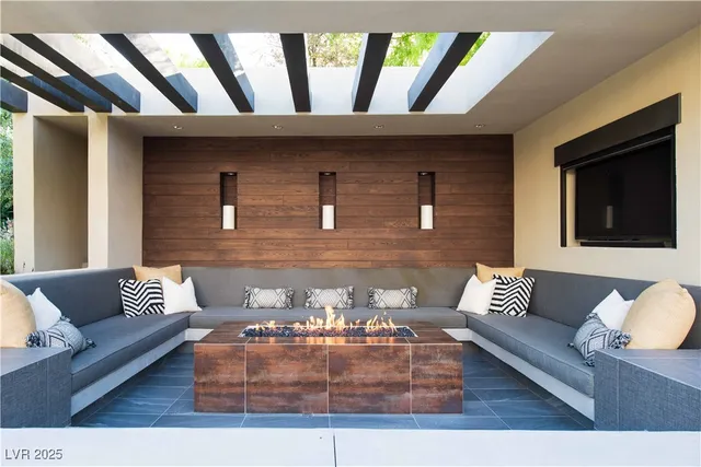 $9,500,000 | 21 Drifting Shadow Way, Las Vegas, NV 89135