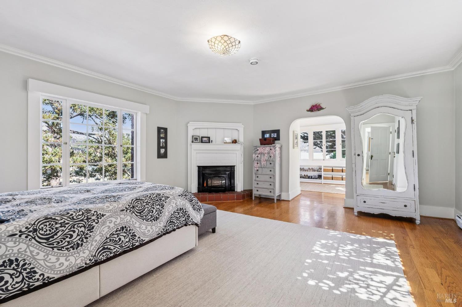 157 Beach Road Belvedere, CA 94920 - Photo 17 of 53 Gallery Image 17