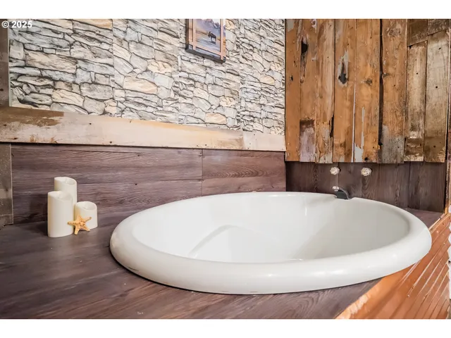 $219,000 | 12407 Highway 36, Swisshome, OR 97480