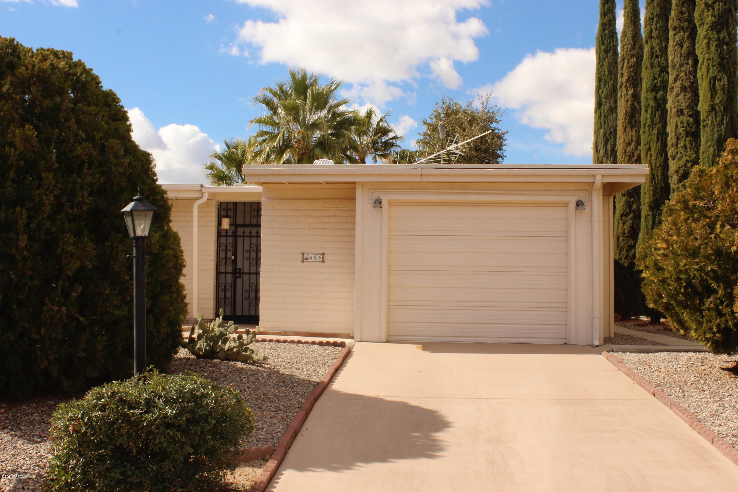 485 West Rio-Santa Cruz Green Valley, AZ 85614 - Photo 2 of 32 Gallery Image 2