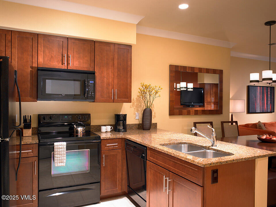 218 Riverfront Lane, Unit 2502A/B WEEK 52 Avon, CO 81620 - Photo 3 of 18 Westin Mtn Villa kitchen