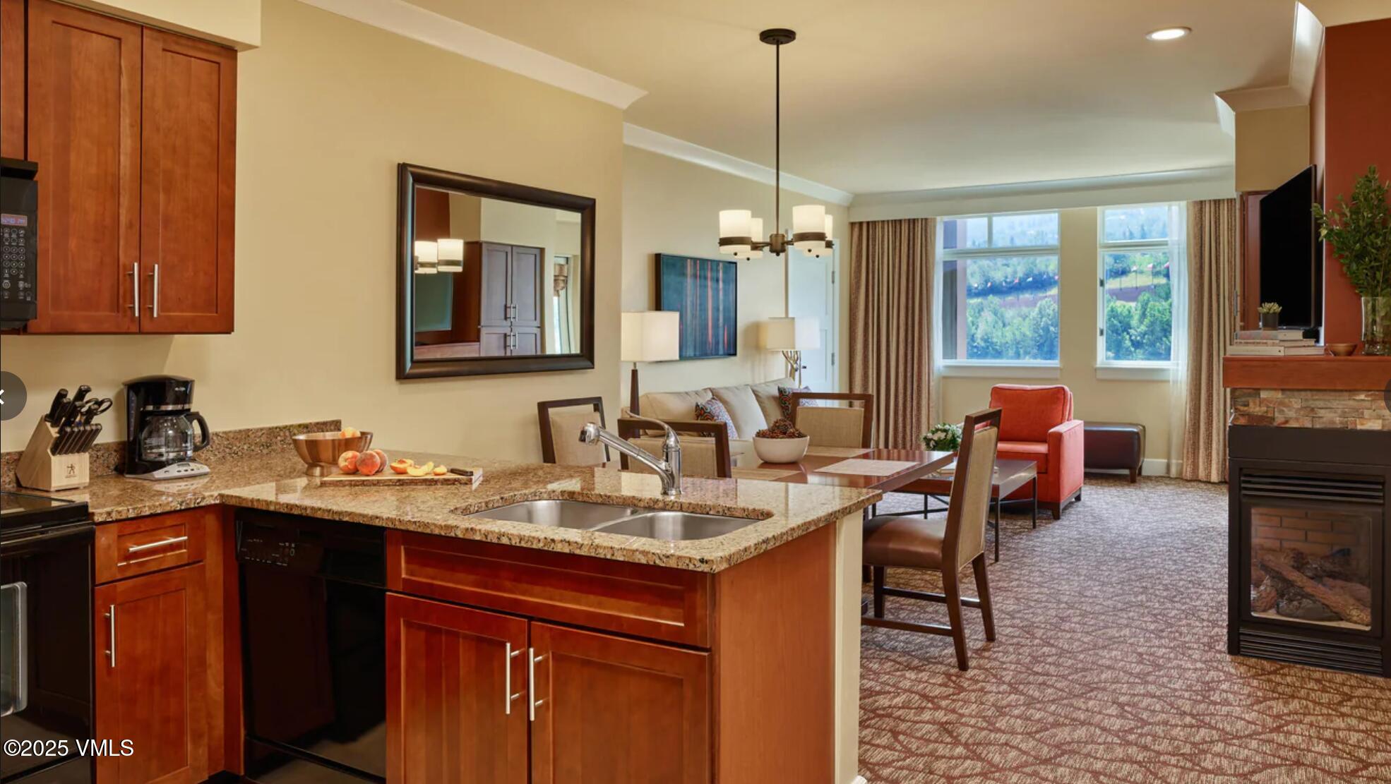 218 Riverfront Lane, Unit 2502A/B WEEK 52 Avon, CO 81620 - Photo 4 of 18 Westin Mtn Villas kitchen and dining