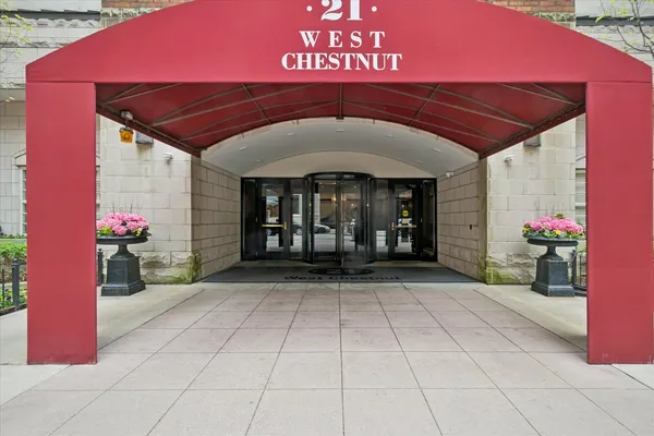 $525,000 | 21 West Chestnut Street, Unit 809, Chicago, IL 60610