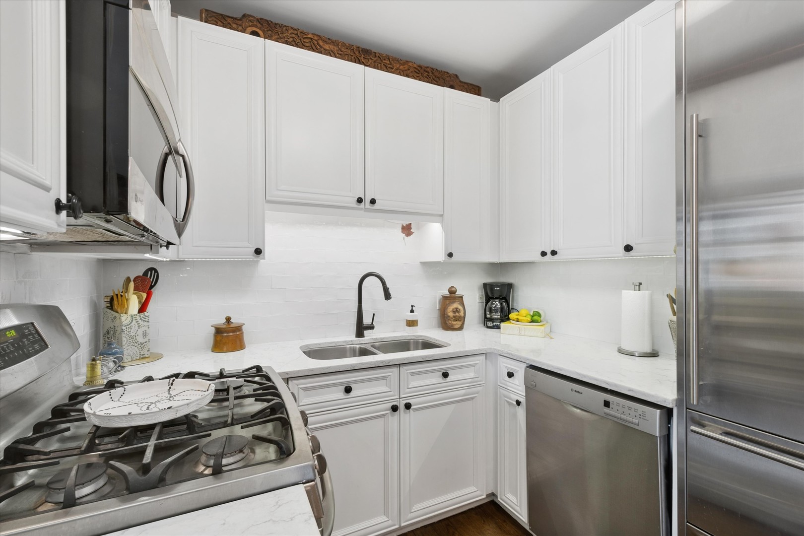 21 West Chestnut Street, Unit 809 Chicago, IL 60610 - Photo 9 of 16