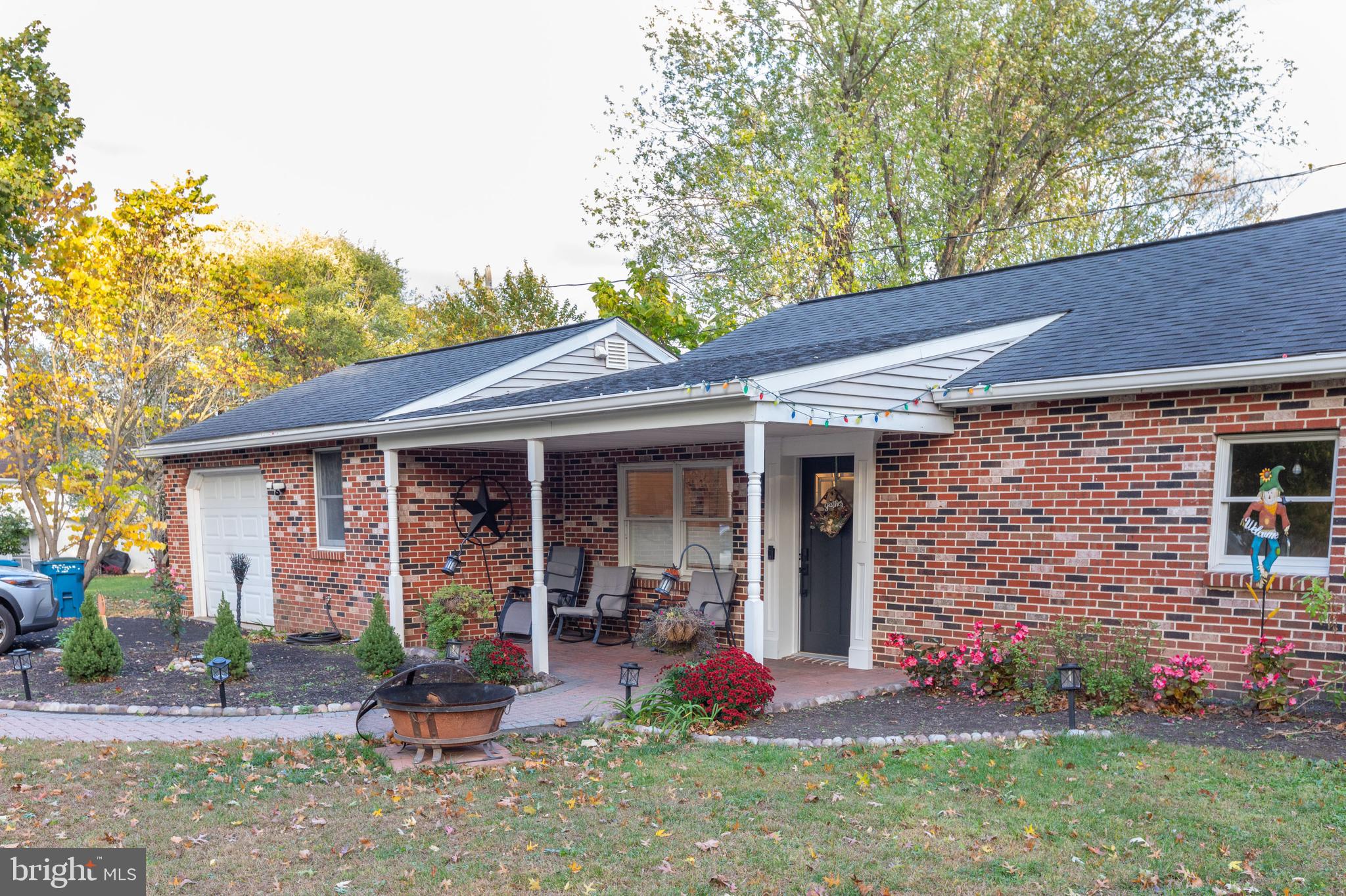 1315 Deer Run Road Hatfield, PA 19440 - Photo 6 of 35 a front view of a house with garden