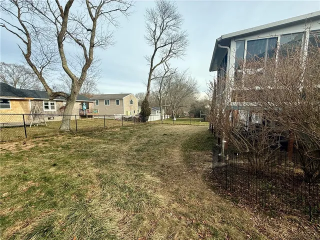 $3,000 | 118 Kenyon Road, Tiverton, RI 02878