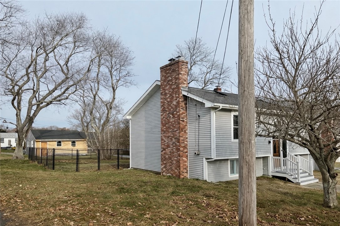 118 Kenyon Road Tiverton, RI 02878 - Photo 4 of 8