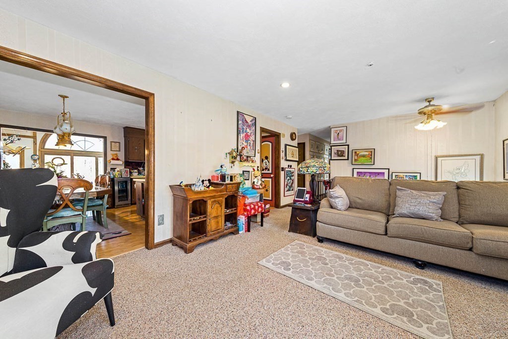 25 Governors Road Groveland, MA 01834 - Photo 4 of 24 Gallery Image 4