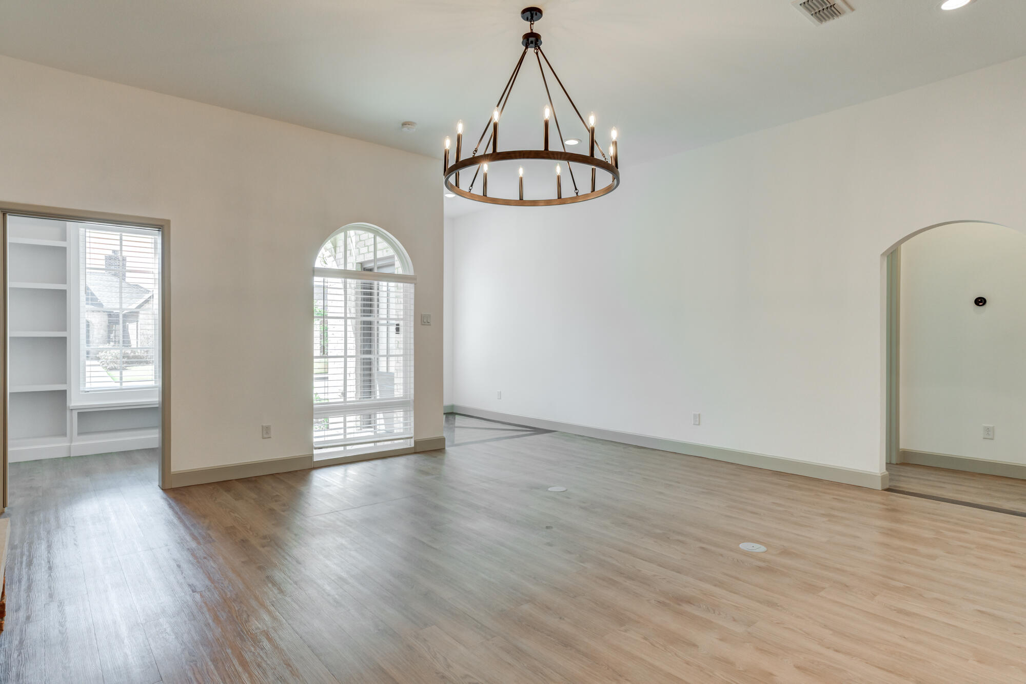 4018 137th Street Lubbock, TX 79423 - Photo 15 of 65 4018-137th-St_Lubbock-TX_10_Living-Room