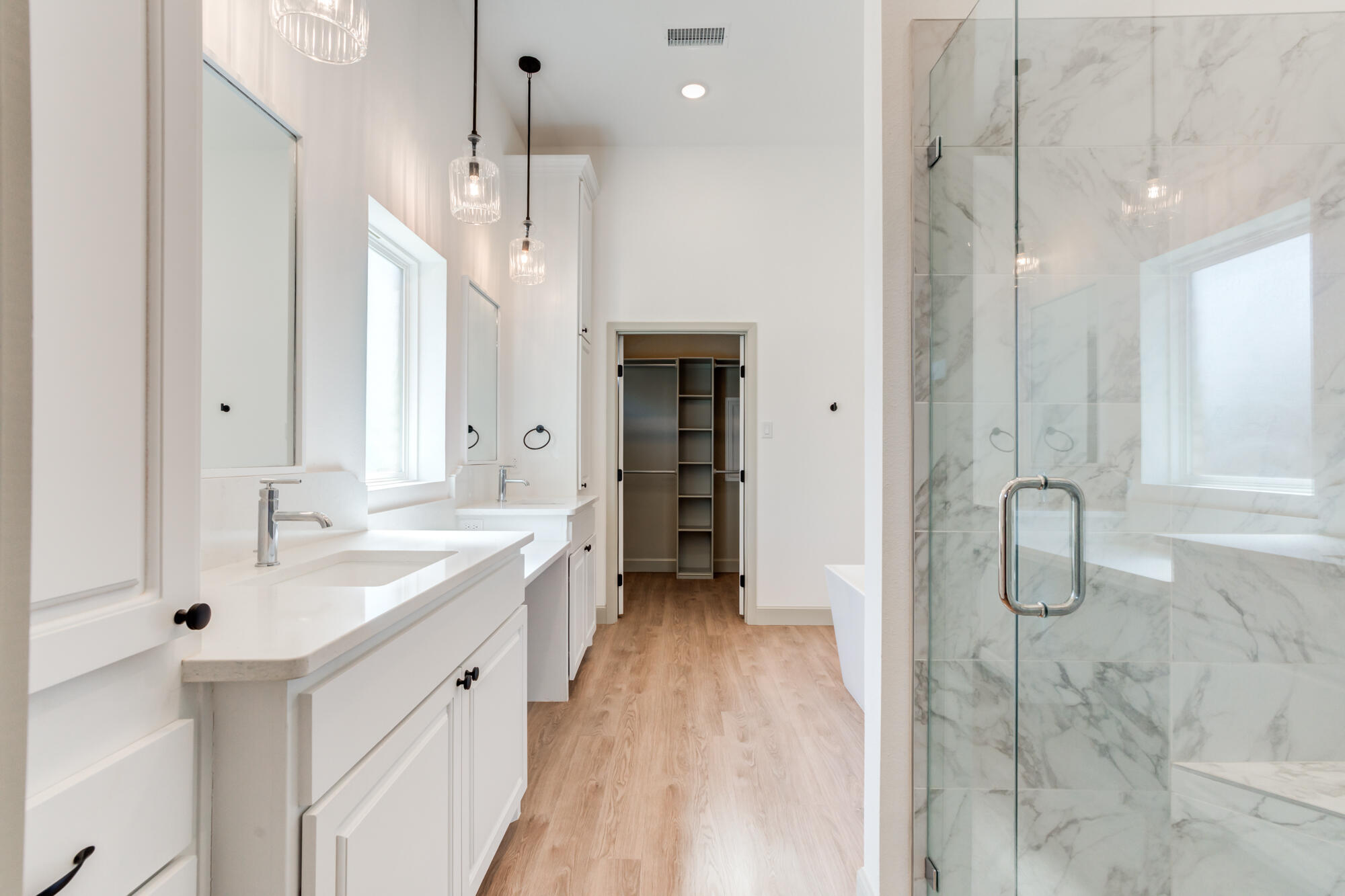 4018 137th Street Lubbock, TX 79423 - Photo 35 of 65 4018-137th-St_Lubbock-TX_46_Primary-Bath