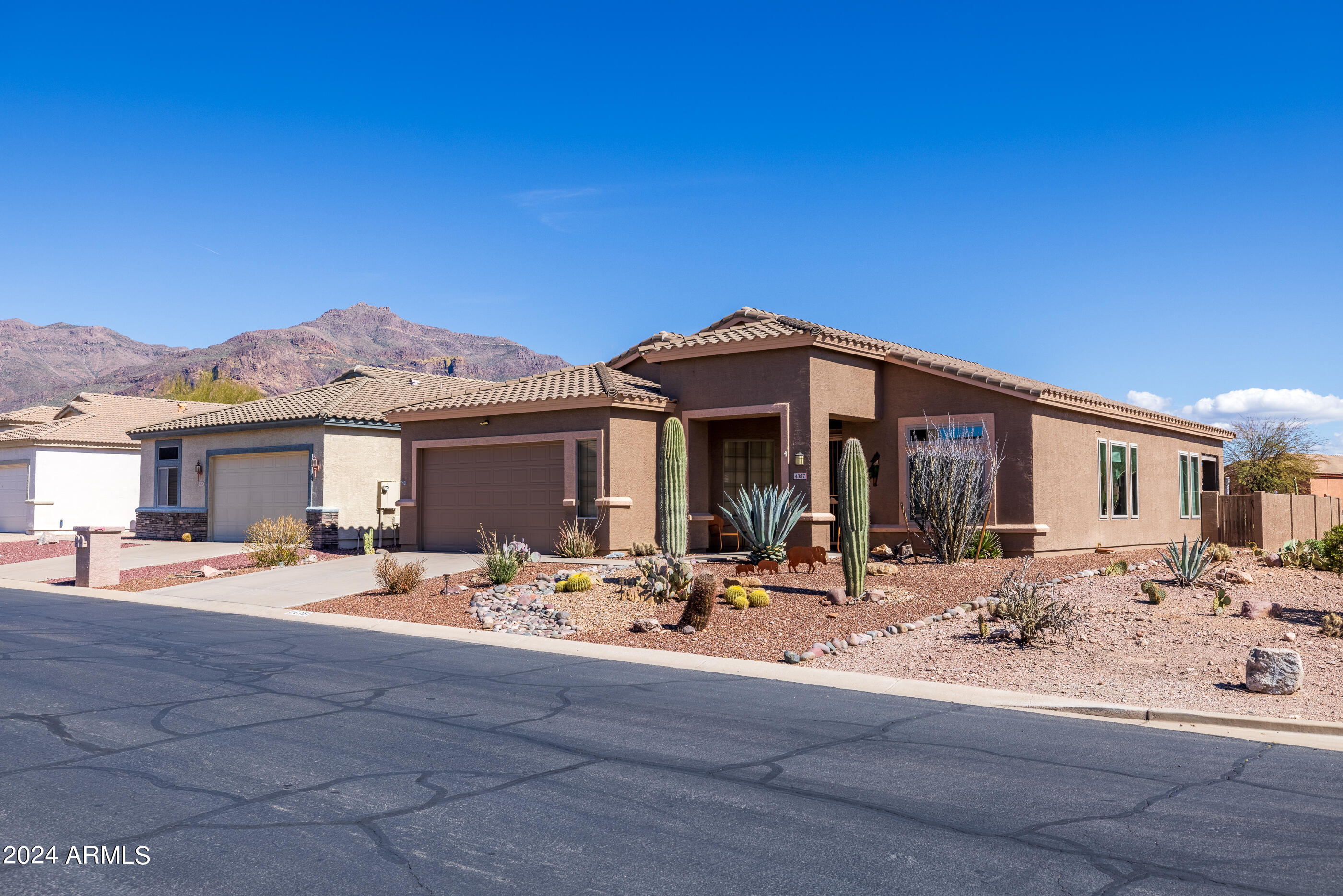 4387 South Strong Box Road Gold Canyon, AZ 85118 - Photo 7 of 30 4387 S Strong box Rd-27