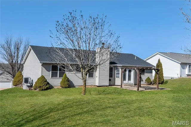 $1,695 | 210 Wenona Drive, Washington, MO 63090