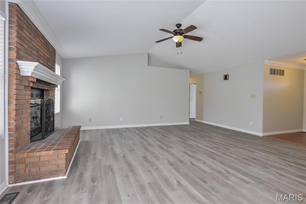 210 Wenona Drive Washington, MO 63090 - Photo 2 of 17