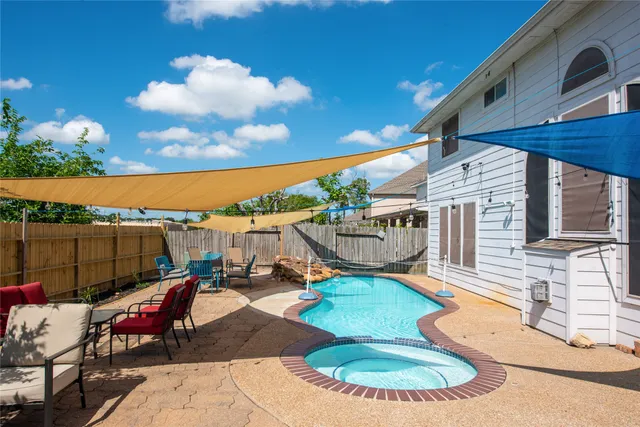 $9,500 | 10815 Oak Bayou Lane, Houston, TX 77064