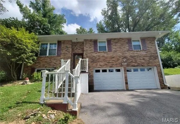 $190,000 | 104 Pyramid Drive, Belleville, IL 62223