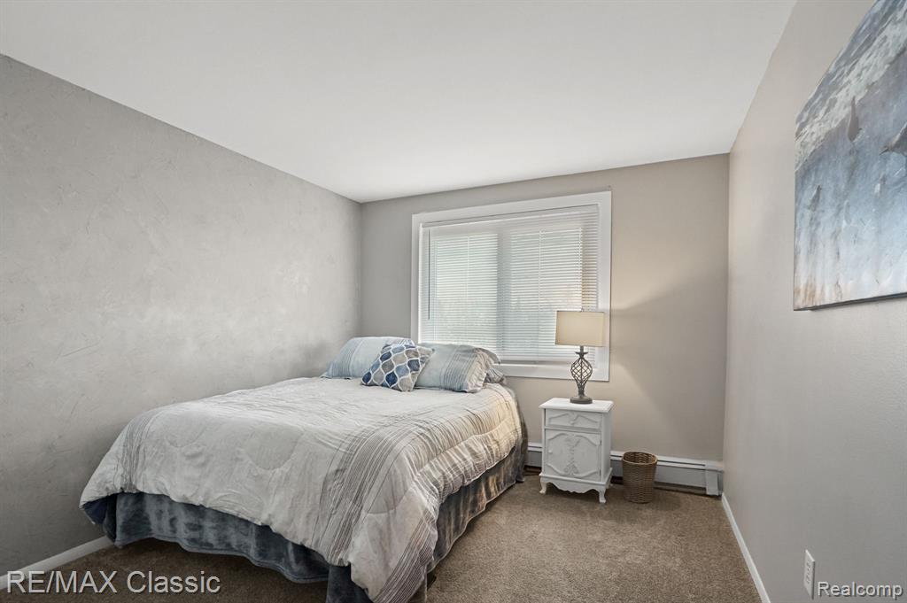 112 Ladd Road Walled Lake, MI 48390 - Photo 13 of 27