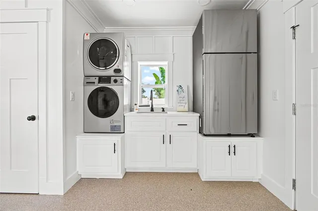 $1,950,000 | 202 Northeast 2nd Avenue, Crystal River, FL 34429