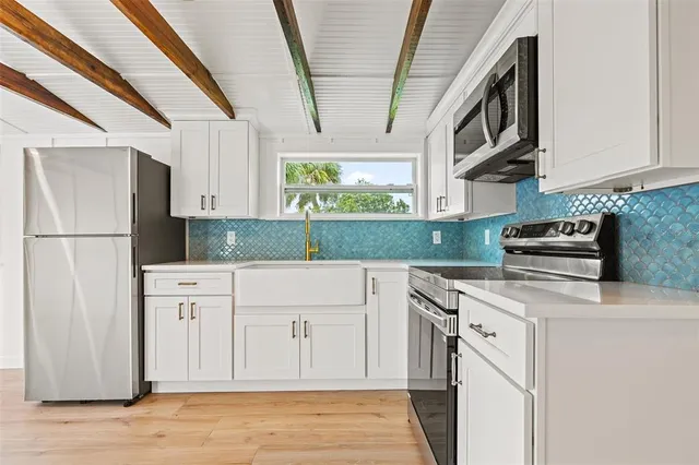 $1,950,000 | 202 Northeast 2nd Avenue, Crystal River, FL 34429