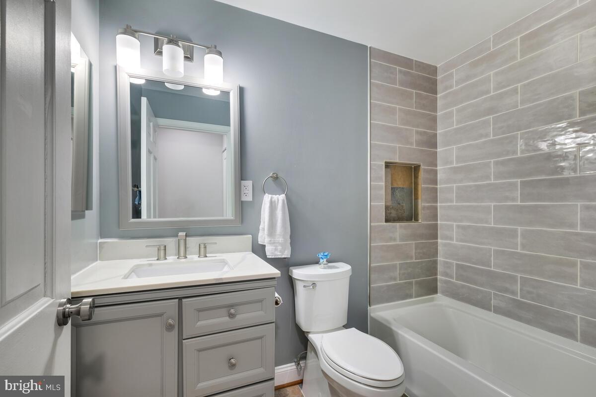 9431 Warfield Road Gaithersburg, MD 20882 - Photo 17 of 32 Gallery Image 17