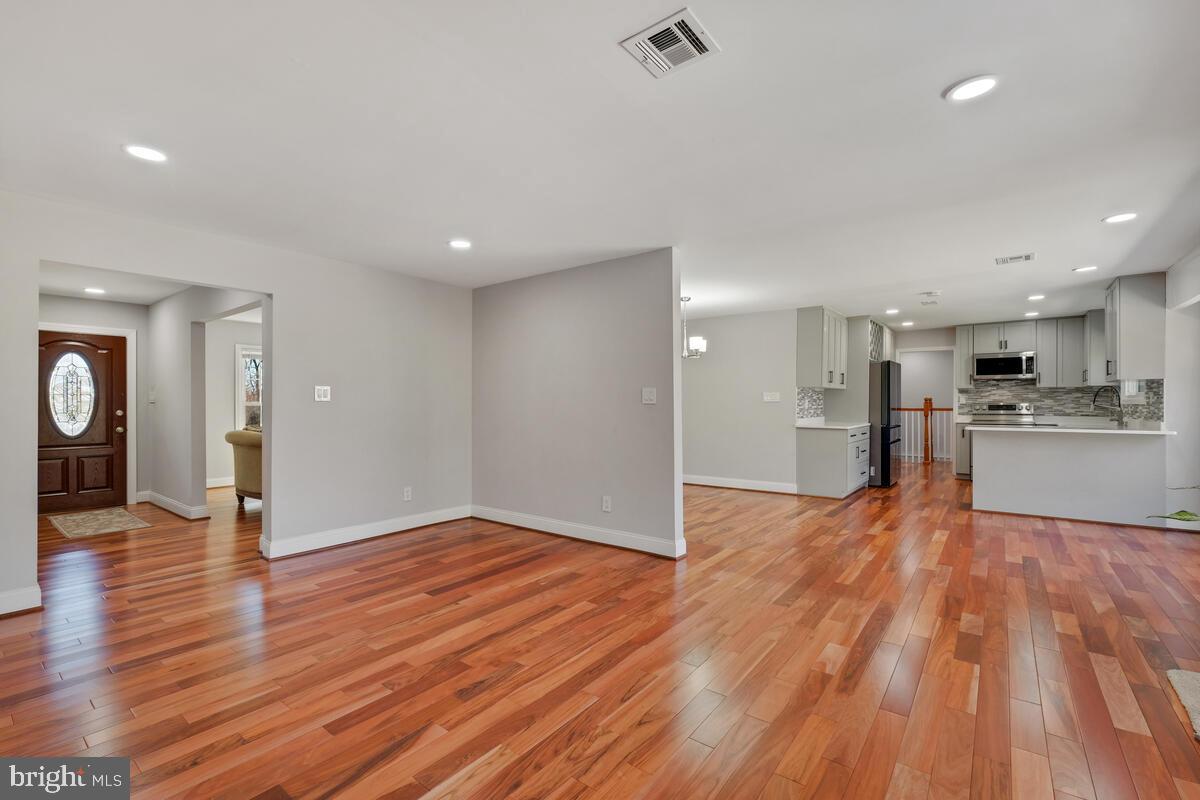 9431 Warfield Road Gaithersburg, MD 20882 - Photo 2 of 32 Gallery Image 2
