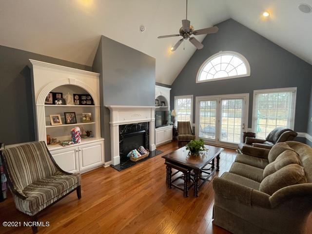 1898 Sheldon Road Bailey, NC 27807 - Photo 2 of 19 LIVING ROOM