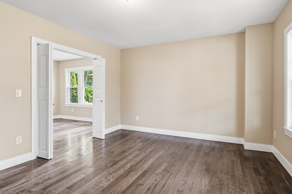 53 Devens Street Springfield, MA 01151 - Photo 6 of 40