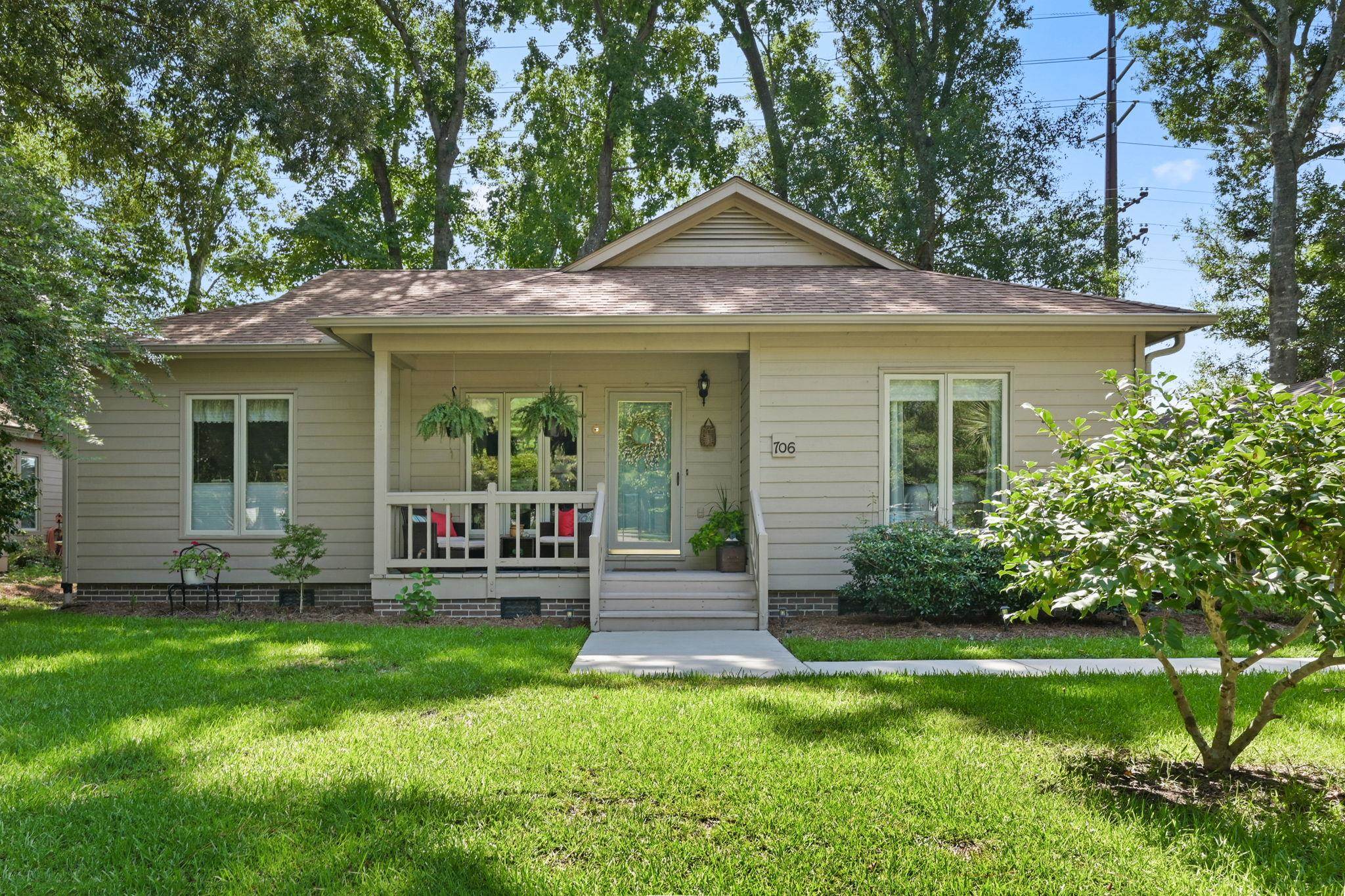 706 Courtney Court Murrells Inlet, SC 29576 - Photo 1 of 37 Gallery Image 1