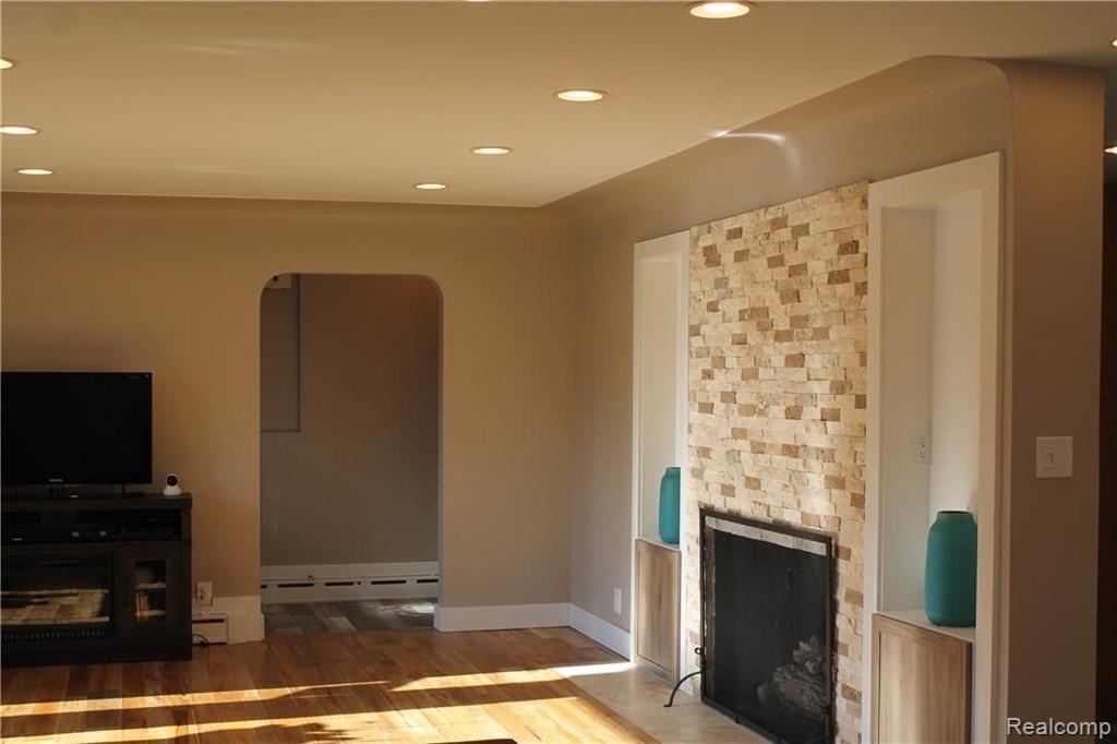 29204 Utley Road Farmington Hills, MI 48334 - Photo 15 of 52