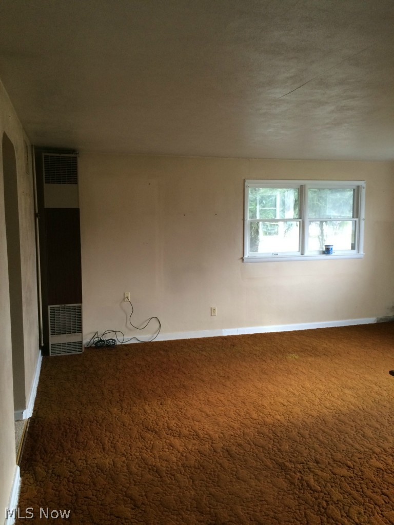 7339 Middle Ridge Road Madison, OH 44057 - Photo 17 of 23 Living Room of Unit on the East Side