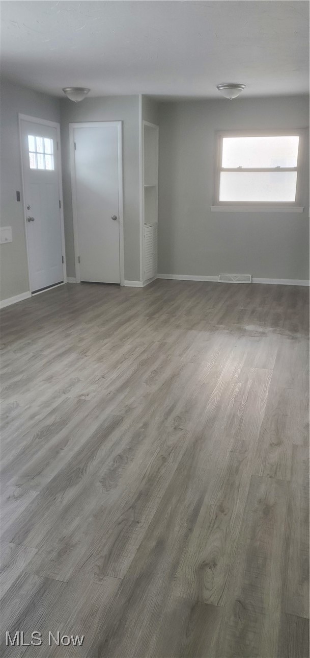 30151 Regent Road Wickliffe, OH 44092 - Photo 3 of 17 Living Room